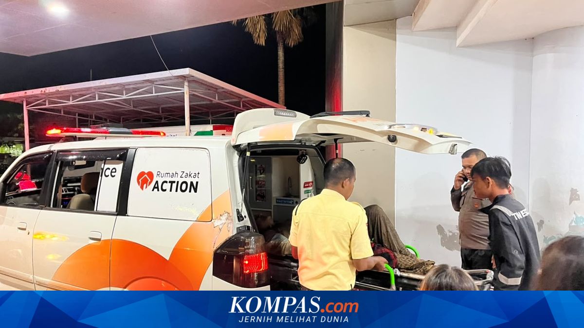 Imbas Jalan Lumpuh, Korban Banjir Bandang Kabupaten Solok Dilarikan ke Kota Padang