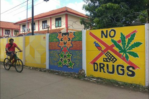 Melihat Warna-warni Mural di Tembok Mako Brimob Kelapa Dua