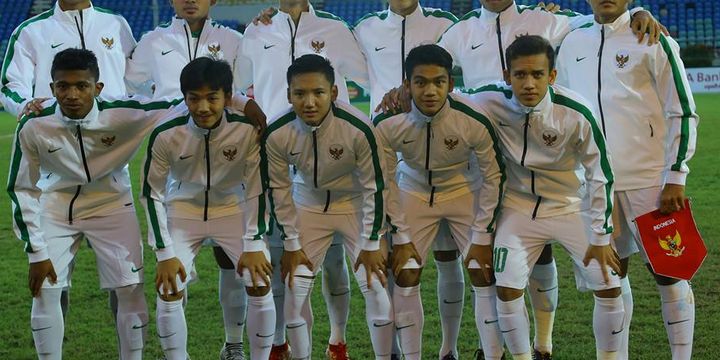 Susunan pemain utama timnas U-19 Indonesia pada saat melawan Filipina pada pertandingan Piala AFF U-18 di Myanmar, Kamis (7/9/2017). 