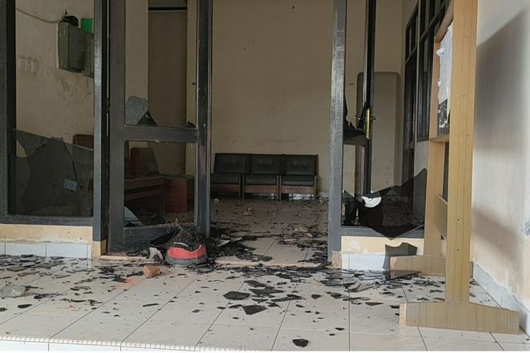 Ratusan warga merusak perusahaan perkebunan PT. Pamorganda, Kabupaten Bengkulu Utara, Provinsi Bengkulu. Sejumlah kaca kantor, meja, kursi dirusak massa. Kerusuhan terjadi pada Kamis (14/7/2022)
