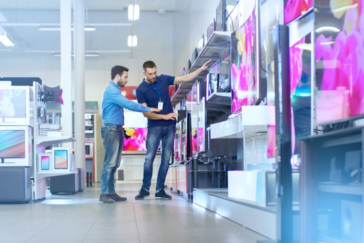 Ilustrasi membeli televisi, membeli produk elektronik. 