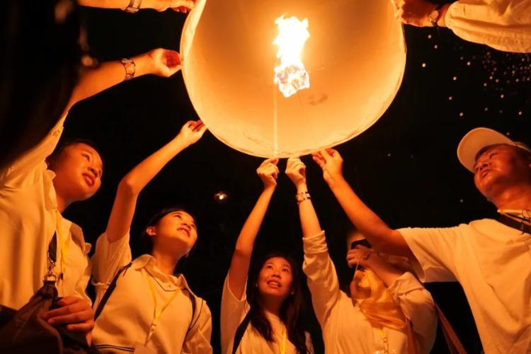 Cara Beli Tiket Festival Lampion Waisak 2026 di Borobudur: Link, Fasilitas, dan Harga 