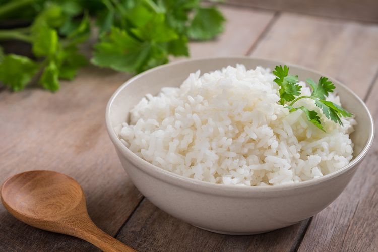 Ilustrasi nasi putih, mengapa nasi yang dikunyah dalam waktu lama akan terasa manis? Simak penjelasan berikut. 