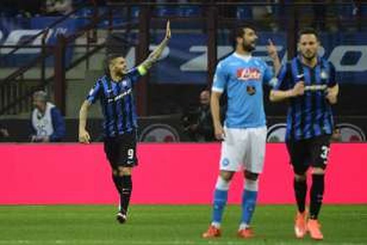 Mauro Icardi merayakan gol Inter Milan ke gawang Napoli pada lanjutan Serie A di Stadion Giuseppe Meazza, Sabtu (16/4/2016).