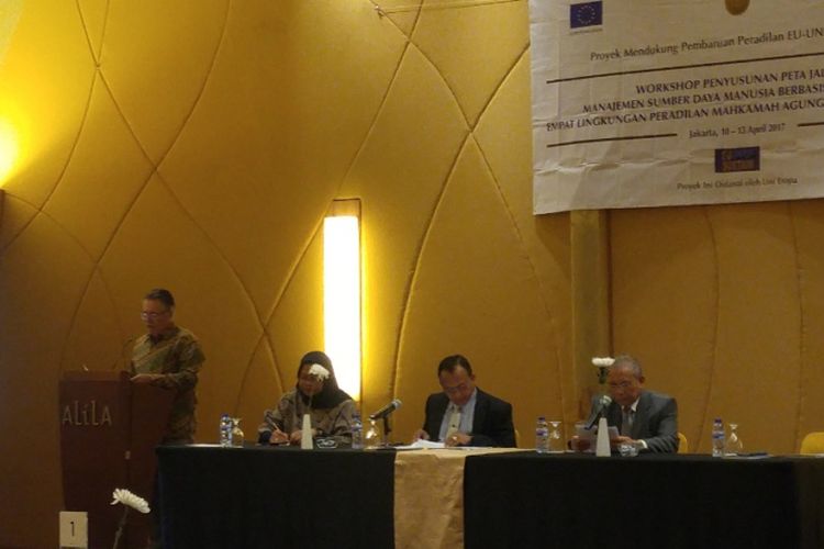 Mahkamah Agung menyelenggarakan Lokakarya Penyusunan Peta Jalan Manajemen Sumber Daya Manusia Berbasis Kompetensi, Senin (10/4/2017), di Jakarta. Lokakarya itu terselenggara dengan bantuan EU-UNDP Sustain.