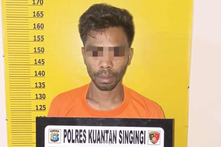Pria yang menganiaya mertuanya diamankan di Polsek Kuantan Mudik, Kabupaten Kuansing, Riau, Rabu (20/9/2023).
