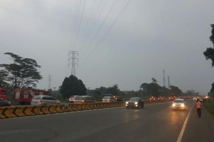 Situasi lalu lintas di Tol Jagorawi arah Ciawi dari Jakarta keembali normal pada Minggu sore (4/9/2016) setelah truk LPG milik PT Pertamina (Persero) Tbk berhasil dievakuasi.