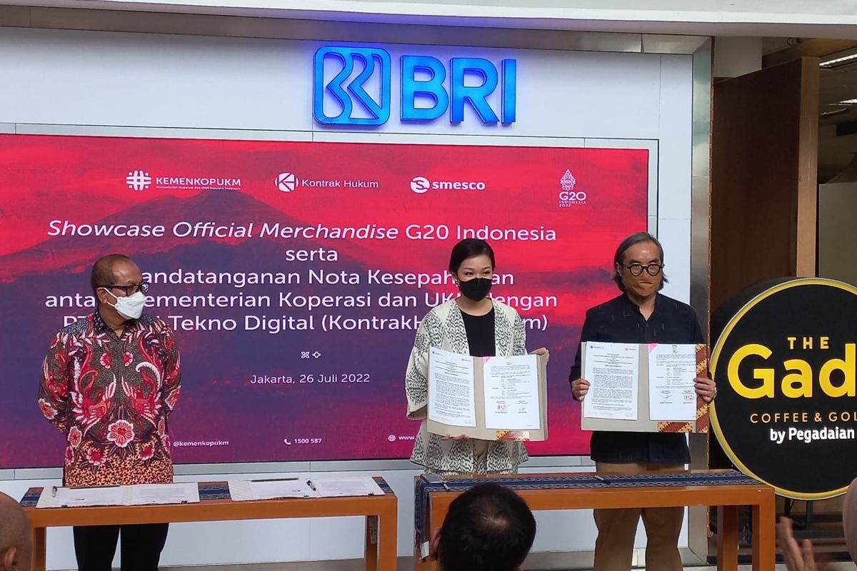 Kementerian Koperasi dan UKM, SMESCO Indonesia dan PT Legal Tekno Digital (KontrakHukum.com) melakukan penandatanganan Memorandum of Understanding (MoU) , Selasa (26/7/2022)