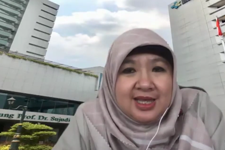 dr. Siti Nadia Tarmizi, M. Epid, Direktur P2PML Kementerian Kesehatan dalam seminar bertajuk Stigma TBC dan Hambatan Sosial Lainnya yang diselenggarakan secara daring oleh Stop TB Partnership Indonesia (STPI) bersama Perhimpunan Organisasi pPasien Tuberkulosis (POP TB) Indonesia dengan dukungan STOP TB Partnership Global pada Senin (14/6). 