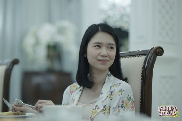 Laura Basuki berperan sebagai Natalie dalam film Cek Toko Sebelah 2. (DOK. Starvision). 