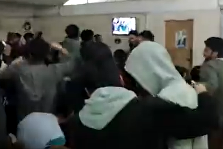 Tangkap layar perayaan mahasiswa kashmir atas Pakistan yang mengalahkan musuh bebuyutannya India dalam pertandingan kriket yang diadakan di Uni Emirat Arab pada Minggu (24/10/2021) malam.  
