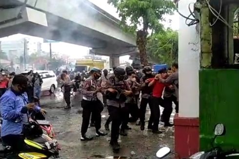 Demonstrasi di Depan KPU Sulsel Berujung Ricuh, 8 Orang Ditangkap