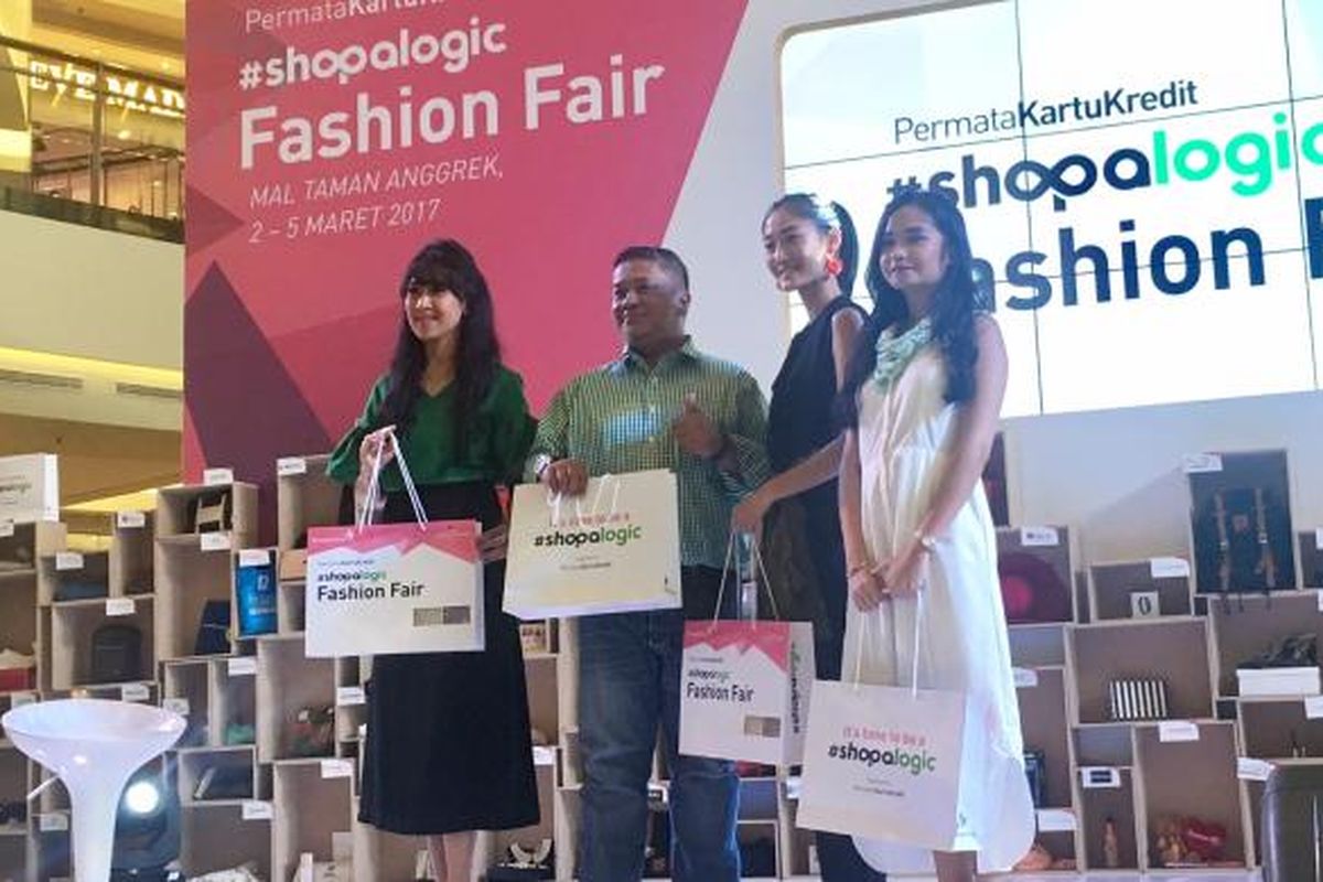 Pembukaan acara #Shopalogic Fashion Fair di Mall Taman Anggrek Jakarta, Kamis (2/3/2017). 