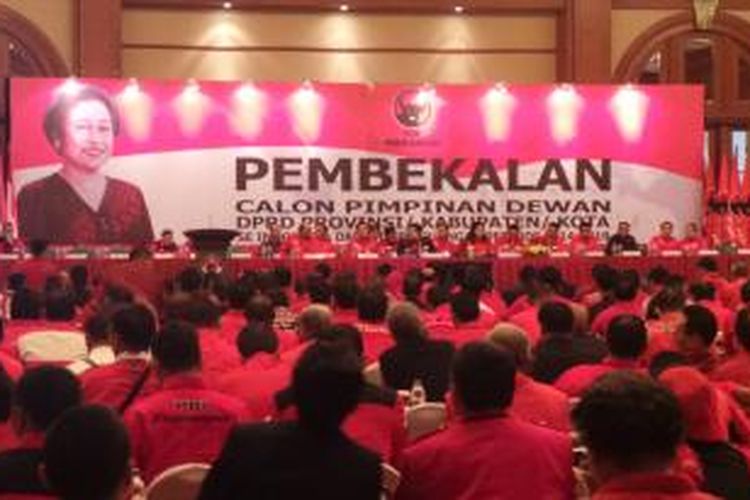 Suasana acara pembekalan ketua atau pimpinan DPRD kabupaten/kota dan provinsi dari PDI Perjuangan di Gedung Bidakara, Jakarta, Rabu (13/8/2014).