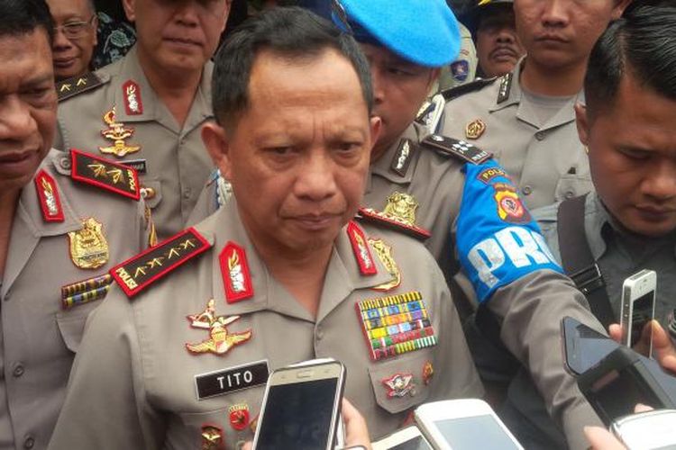 Kepala Kepolisian RI Jenderal Tito Karnavian seusai mengisi kuliah umum  dengan tema Tantangan Kebhinekaan Dalam Era Demokrasi dan Globalisasi di Institut Teknologi Bandung (ITB), Jalan Ganesha, Kota Bandung, Rabu (8/3/2017).