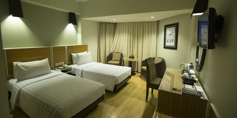 Hotel ini memiliki 148 kamar yang terdiri dari Deluxe Room, Executive Room, dan Premiere Room. 