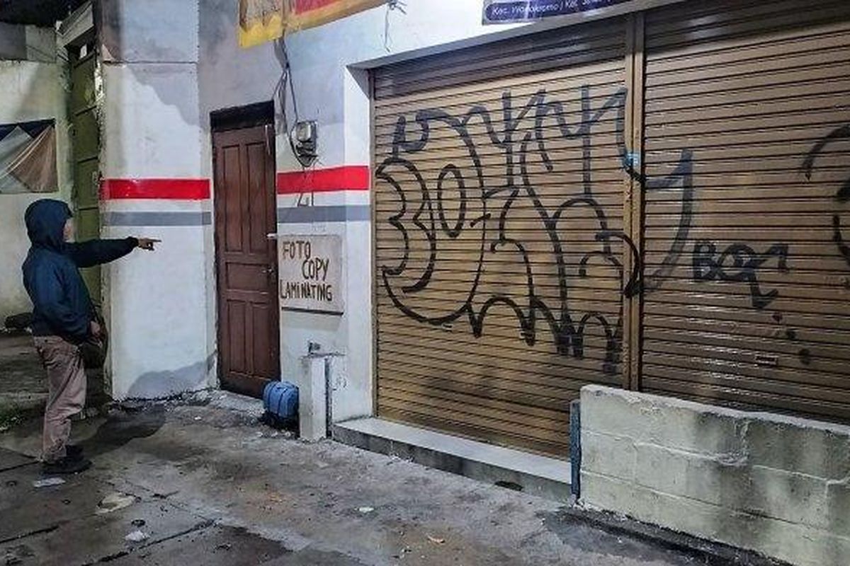 LOKASI KEJADIAN - Janda berinisial TJC umur 56 menjadi korban pencurian dan pelecehan dalam rumah tokonya di Jalan Simo Jawar, Sukomanunggal, Surabaya, Rabu (17/1/2024) sekitar pukul 01.00 WIB.