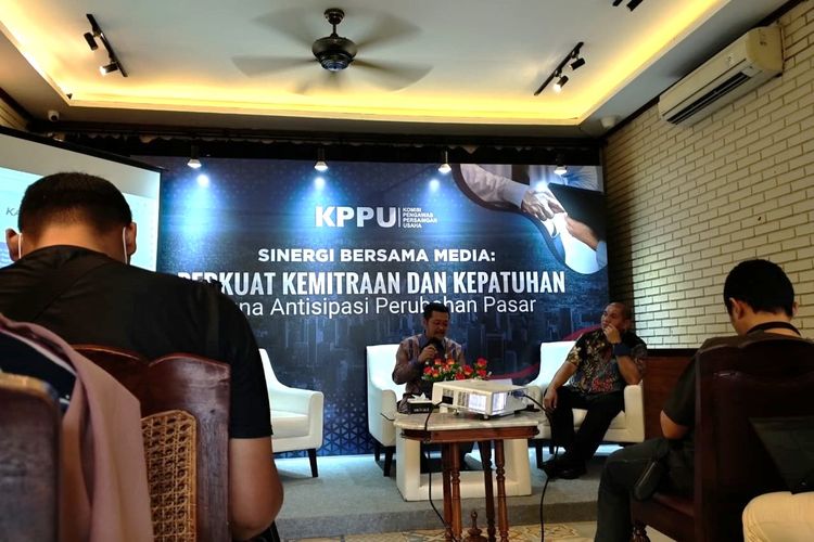 Ketua KPPU Afif Hasbullah memberikan paparan dalam agenda Perkuat Kemitraan dan Kepatuhan di Jakarta, Kamis (1/12/2022).