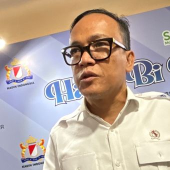 Wamenaker Emmanuel Ebenezer saat dijumpai di Gedung Vokasi Kemenaker, Jakarta, Senin (21/4/2025).