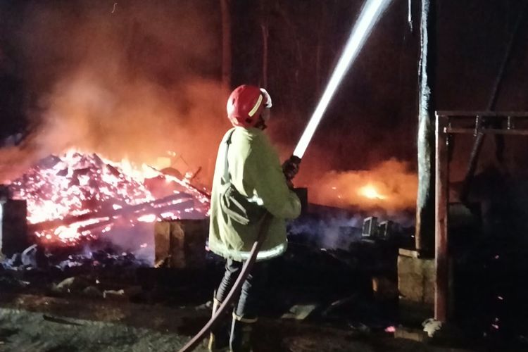 11.000 Anak Ayam Hangus dalam Kebakaran Kandang di Wonogiri, Kerugian Rp 400 Juta