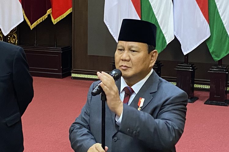 Menteri Pertahanan RI Prabowo Subianto menerima kunjungan Dubes Palestina untuk Indonesia, Zuhair Al-Shun, di Kantor Kemenhan, Jakarta Pusat, Senin (19/6/2023).