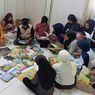 Tak Menunggu Pembaca, Gerobak Literasi Ini Keliling Kampung Setiap Minggu