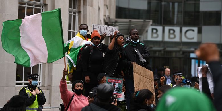 Nigerian Demonstration Spread to London, Hundreds of Pedemos Take to the Street