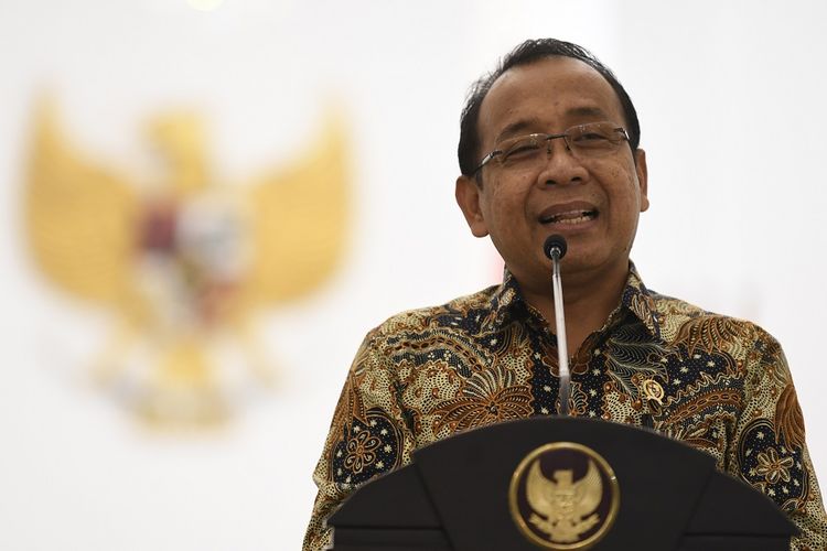 Mensesneg Pratikno di Istana Bogor, Jawa Barat, Jumat (20/9/2019). ANTARA FOTO/Puspa Perwitasari/pd.