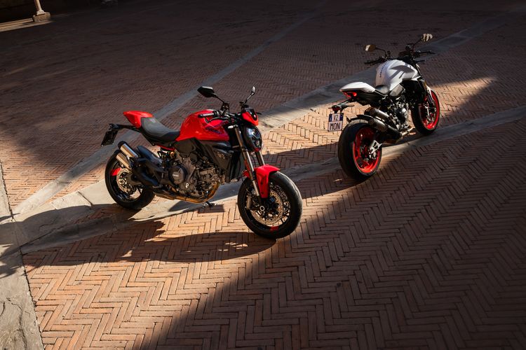 Ducati Monster V2