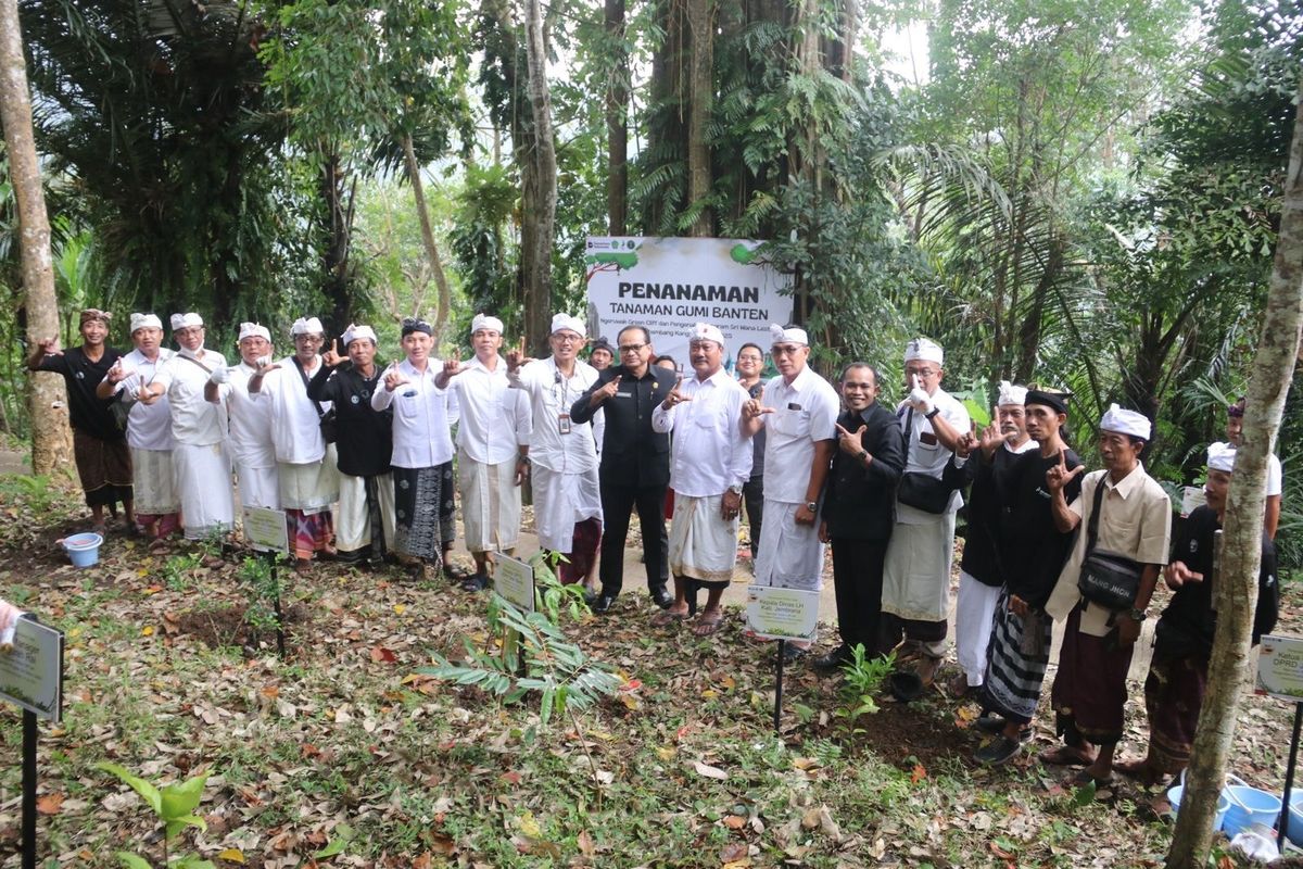  PT Pertamina Patra Niaga Aviation Fuel Terminal (AFT) Ngurah Rai menggelar program Perhutanan Sosial Sri Wana Lestari di Desa Yehembang Kangin, Kabupaten Jembrana, Bali.