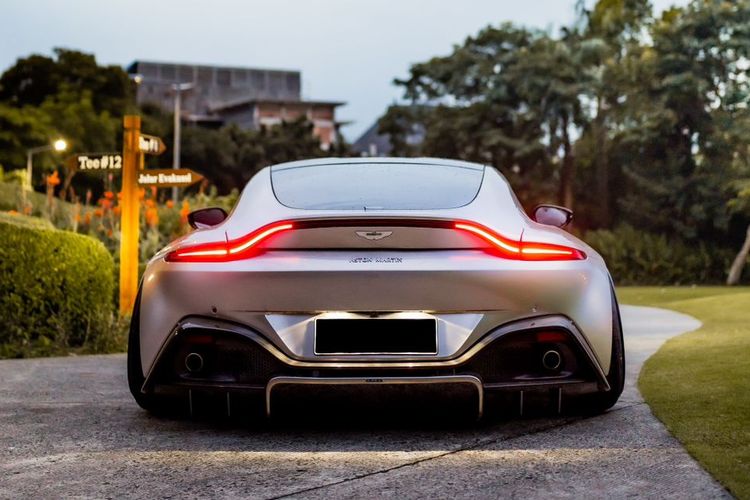 Aston Martin Vantage