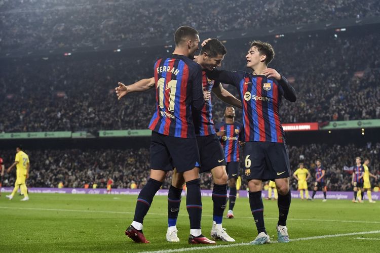 Ferran Torres, Robert Lewandowski, dan Gavi merayakan gol ke gawang Cadiz pada pekan ke-22 Liga Spanyol 2022-2023 di Stadion Camp Nou, Senin (20/2/2023) dini hari WIB. Artikel ini berisi link live streaming Barcelona vs Valencia.