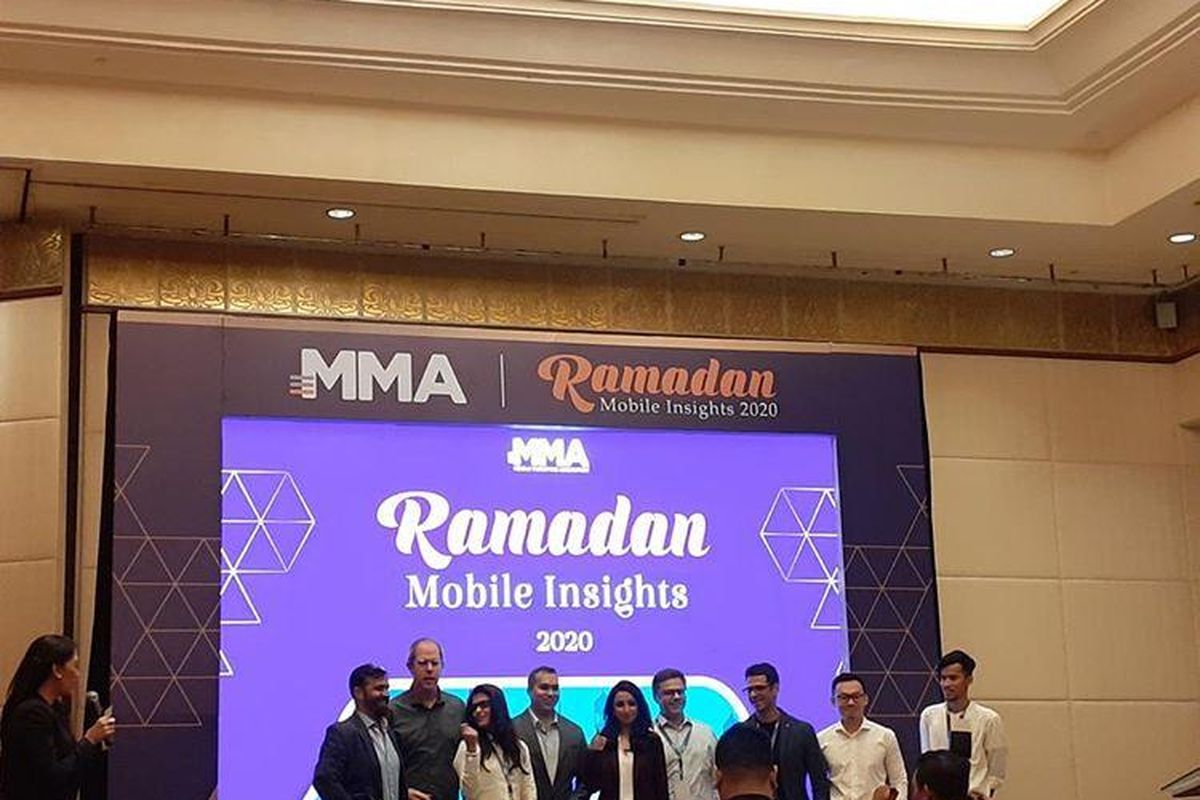 Country Manager Indonesia Mobile Marketing Association (MMA) Shanti Tolani (paling tengah) dalam acara MMA Ramadan Mobile Insight 2020 di Jakarta, Rabu (12/2/2020).