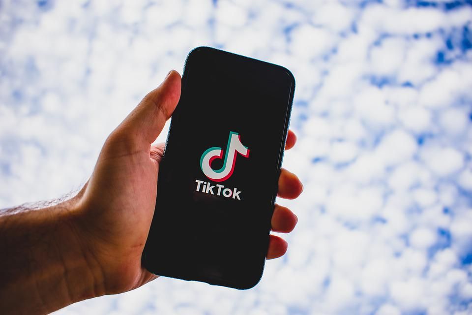 Senator AS Tekan TikTok, Tuding Izinkan Propaganda Rusia Pro-perang