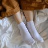 Pakai Kaus Kaki Bisa Membantu Kita Tidur Nyenyak? Ini Penjelasannya