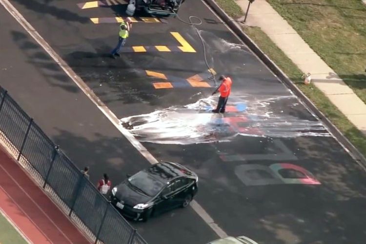 Mural Black Lives Matter yang rusak di Oak Park, Chicago 