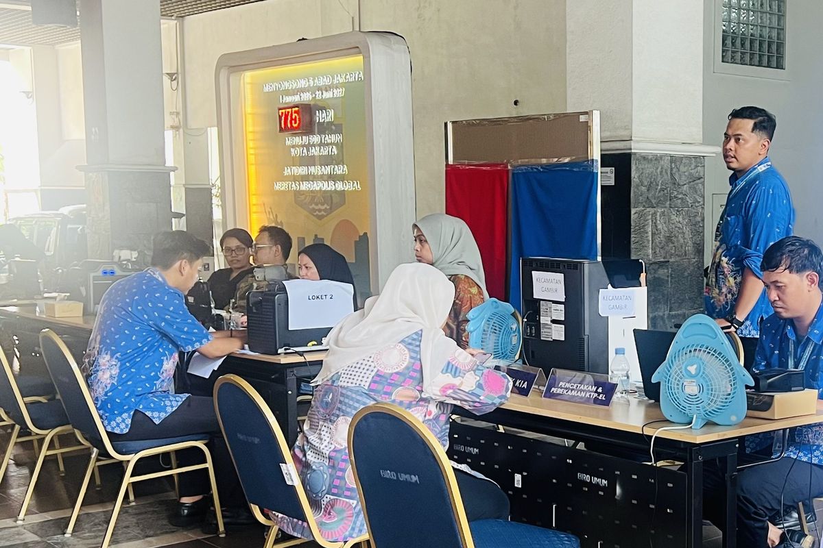 Ilustrasi cara mengurus pindah domisili - Dinas Kependudukan dan Pencatatan Sipil (Dukcapil) Provinsi Jakarta menggelar layanan jemput bola di Selasar Balaikota, sisi ATM Bank DKI, yang berlangsung sejak Rabu (7/5/2025)  hingga Jumat (9/5/2025).