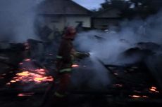 4 Rumah Petak Ludes Terbakar Diduga karena Korsleting Listrik