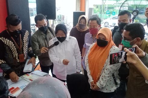 Persoalkan Pencairan Bansos di Surabaya yang Berbelit-belit, Risma: Terlalu Rumit, Kasihan Orang Miskin