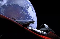 Kabar Baik, Starman dan Mobil Tesla Sampai di Orbit Planet Mars