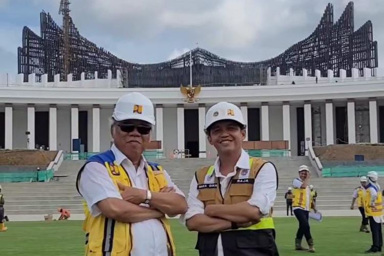 Basuki dan Raja Juli Berpose di Lapangan Upacara IKN Berlatar Garuda Raksasa