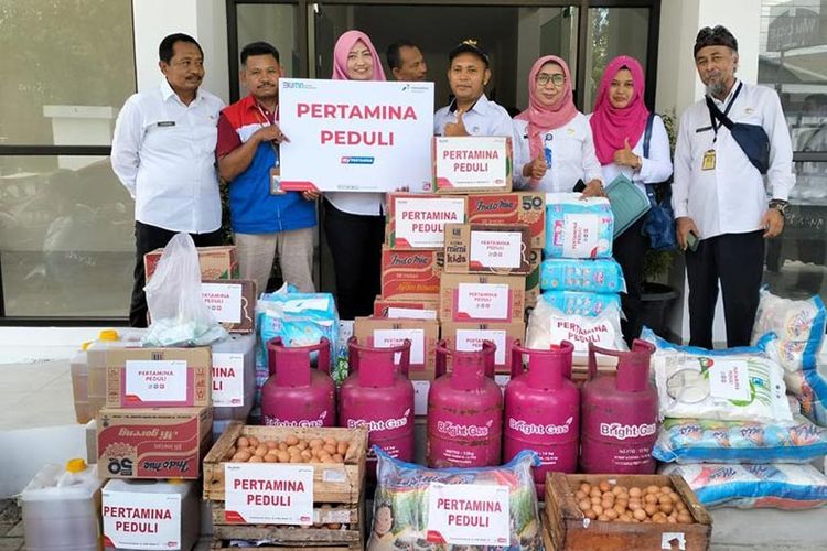 Pertamina memberikan bantuan berupa LPG Bright Gas dan sembako. 