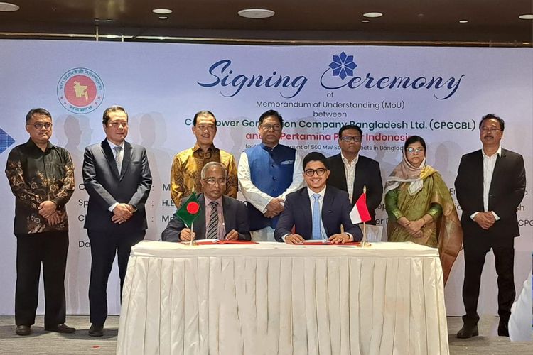 Pertamina & New Renewable Energy (PNRE) atau Pertamina NRE dan Coal Power Generation Company Bangladesh Limited (CPGCBL) telah resmi menandatangani nota kesepahaman atau memo of understanding (MoU) untuk proyek pembangkit listrik tenaga surya (PLTS) dengan kapasitas 500 Megawatt (MW) di daerah Moheshkhali dan berbagai area potensial lain di Bangladesh.