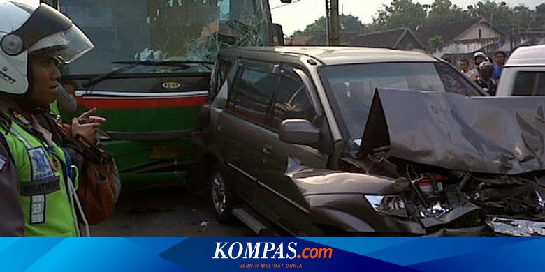 Rem Blong Bus Gasak Truk Mobil Dan Motor