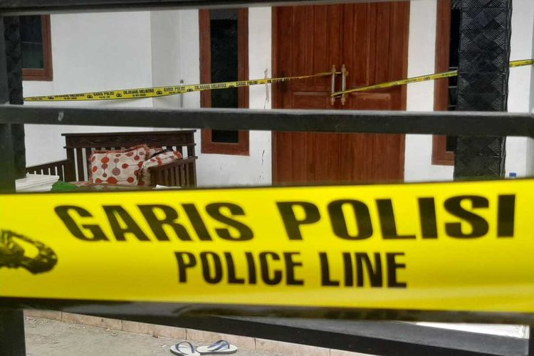 Lokasi pembunuhan yang dilakukan seorang pria warga Kampung Baru, Desa Sentul, Kecamatan Kragilan, Kabupaten Serang tega membunuh istri dan anaknya saat tidur pada Jumat (8/4/2022).