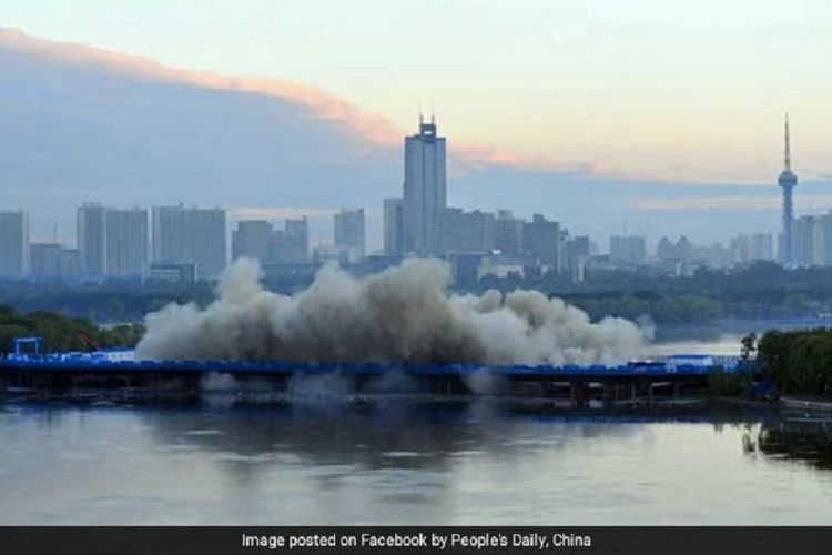 Jembatan Nanhu di Changchun, China dihancurkan hanya dalam waktu 3,5 detik