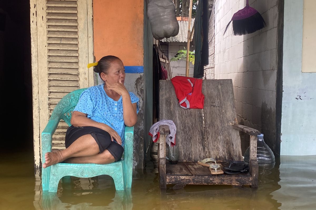 Korban Banjir Rob Pesisir Bekasi Terserang Penyakit Kulit, Butuh Bantuan Obat-obatan