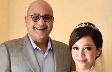 Foto pengantin pasangan Maia Estianty dan Irwan Mussry.