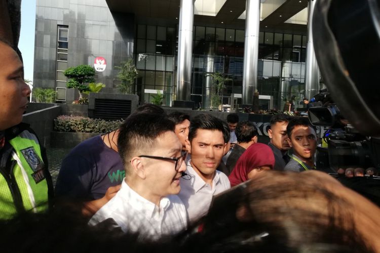 Indraguna Sutowo Penuhi Panggilan Kpk Dalam Kasus Emirsyah Satar