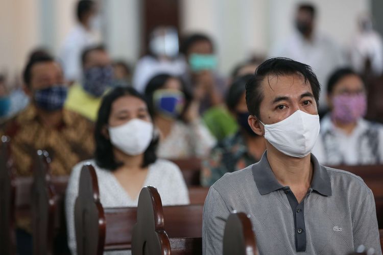 Tito Karnavian believes that the distribution of masks for Indonesians can be used as an opportunity to educate the society on Covid-19 health protocols.